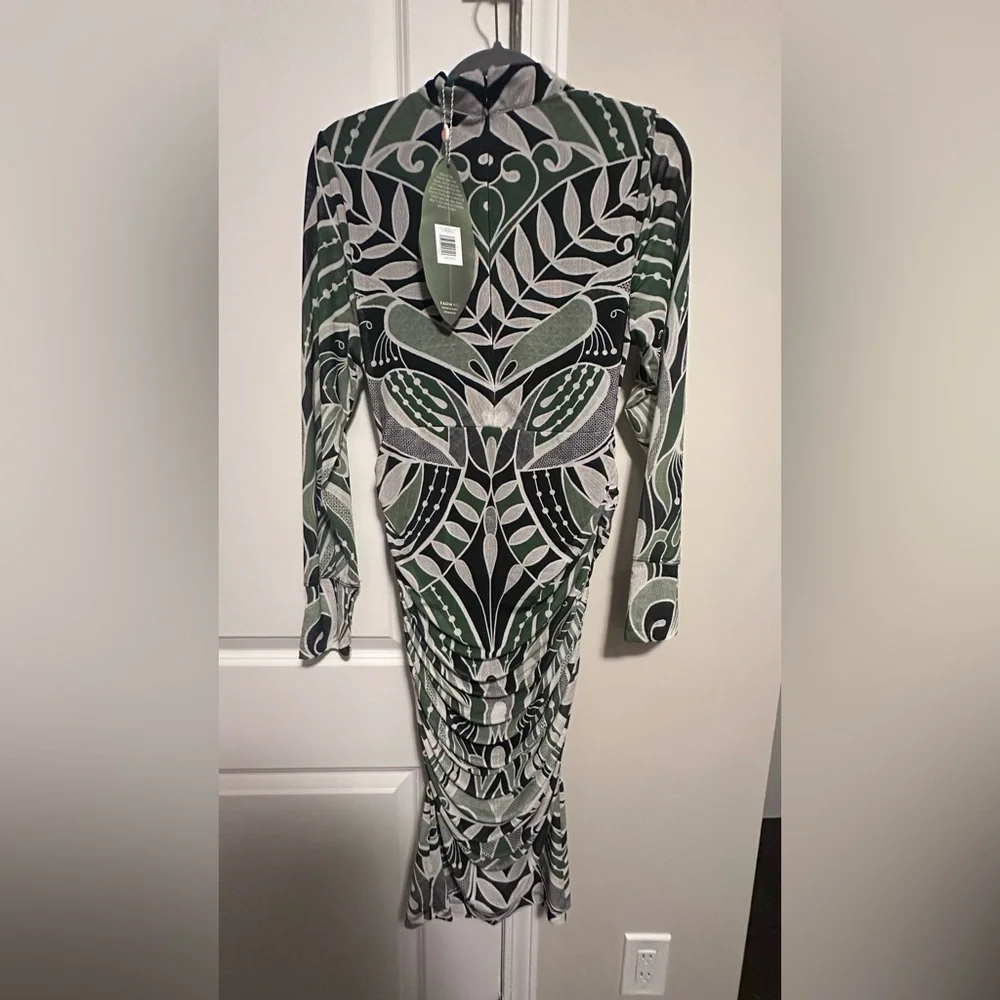 BNWT FARM Rio Green and Black Long Sleeve Dress size Large - Picture 3 of 9